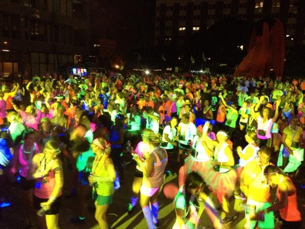 ItsGlowTime's tweet image. Just a little party with @BellsBrewery and a few thousand of our closest friends. #itsglowtime5k