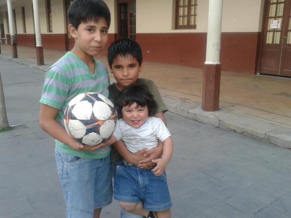 ClubLeoBECO's tweet photo. Hoy compartimos otra tarde con los cachos http://t.co/cMleRGteis