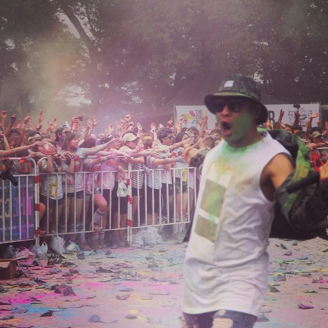 BvxN8ClCQAAEK1h.jpg:large