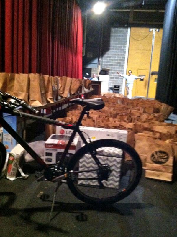 SMSUAdmission's tweet photo. Did we mention we have a LOT of prizes to give away after the show?! #GRD14 http://t.co/XJc2er4hX9