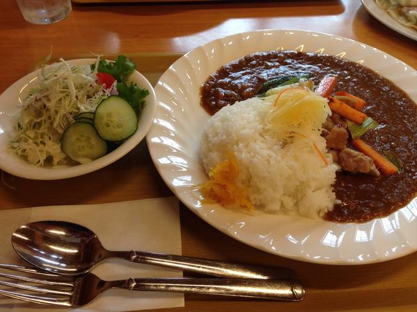 nozarasiw's tweet photo. 安平のご飯屋さんで、少し早い昼飯❗️笑
同期の○倉と食べに行った❗️
カレー美味しかった(*≧ｍ≦) http://t.co/mC55lI9l2B
