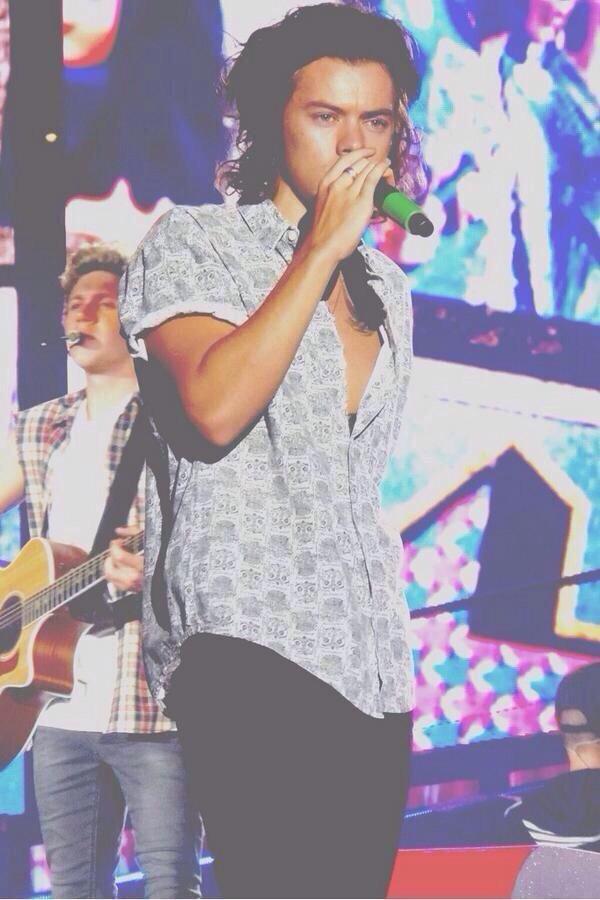 frootlccp's tweet image. Harry fakes of any kind, make me want to punch myself in the face because