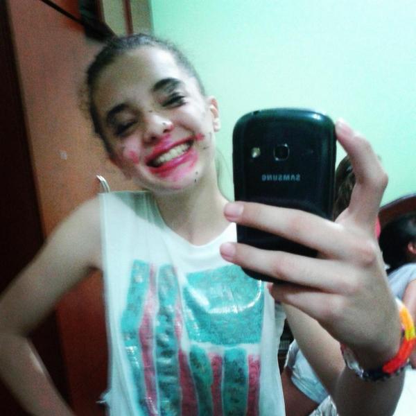 Marianveron_'s tweet photo. Me hacen bulling #Amarlas #Friends #Patin #Bobaas http://t.co/UTP2mM2JmT