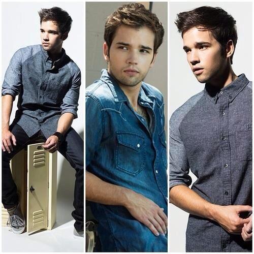 Follow my baby <a href="/Freddie_Benson2/">freddie Benson</a>