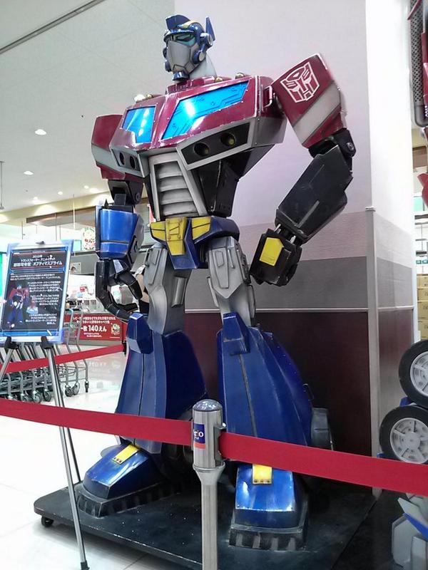 まなしな Twitter પર トランスフォーマー立像のアニメイテッド プライム版オプティマスプライムも Http T Co V2h1plri6t