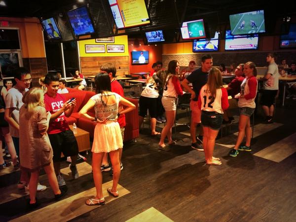 LJ's is open and hopping tonight <a href="/maryvilleu/">Maryville University</a>! Come check out the hottest new place on campus! #freefood