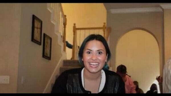 DemiReactions's tweet image. RT or she will show up in your room at 3 am. #WeCantBackDown #votedemilovato