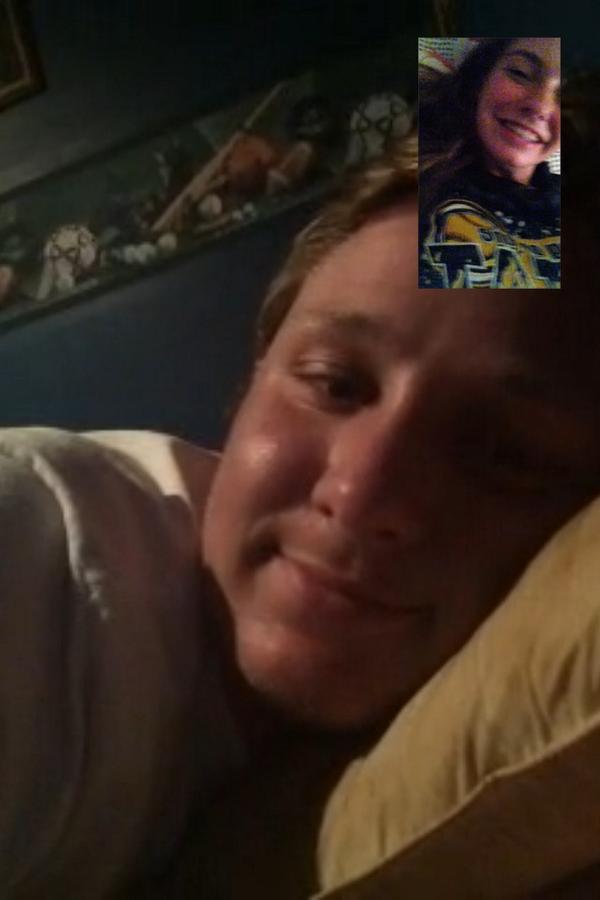 CoupleCatching's tweet image. Facetiming the best