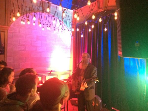 peifisher's tweet photo. @bencaplanmusic playing to a packed @FishbonesBar to cap off @PEIJazzAndBlues http://t.co/93UWWUp629