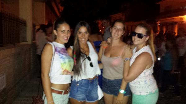 Virginiamedi's tweet photo. Reventaitas del camino jaja!!@MiriamVeDi @mariquilla89 @jessicaymario05 #kiendicekeno😜 http://t.co/ajccuE6clz