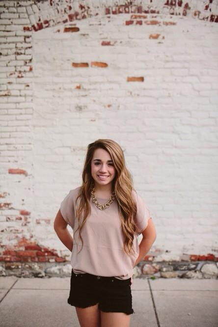 WMU18Follow's tweet image. Follow Alex from Belleville, Mi majoring in Business and Marketing, Harvey 413! twit/Ig: alexxkayyy 😘💛 #WMU18