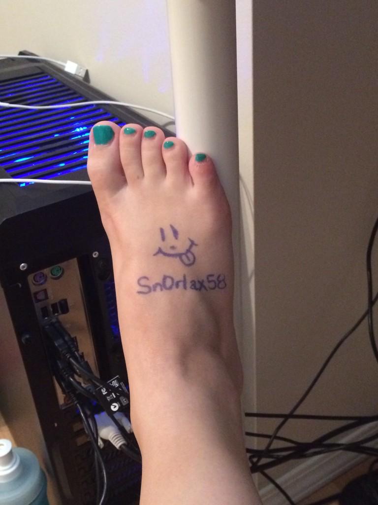 Mackenzie On Twitter Feet Tweet Thanks For Sub Sn0rlaxdota 
