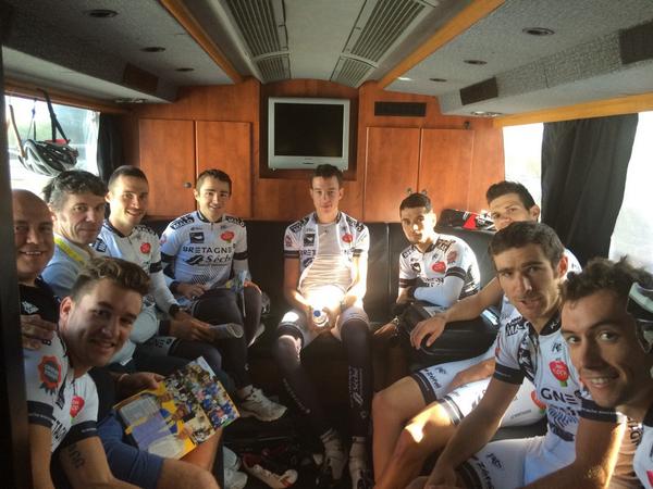emmanuelhubert3's tweet photo. Invité du jour @FayetMarc @EquipeBSE #chateauroux http://t.co/RLwDhLCo2S