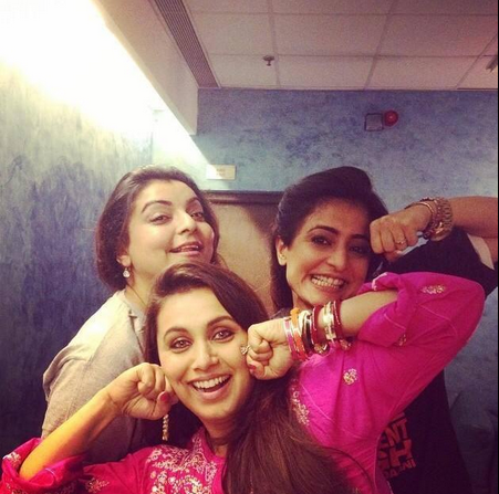 UTVStars's tweet photo. #Spotted

#RaniMukerji with her girl gang! http://t.co/Yxm80A0try