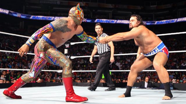 WWE's tweet image. #WWE #SmackDown PHOTOS: The high-flying @SinCaraWWE took on #SuperAthlete @RusevBUL! trib.al/ohnXBHE