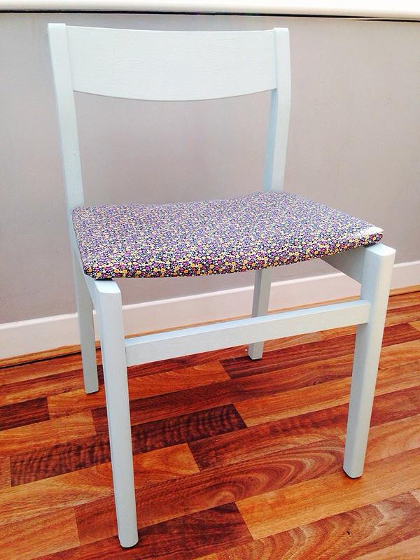 defunct2funk's tweet image. Upcycled mid-century chair. Finished in beautiful floral fabric. #iloves #sheffieldissuper @FantasticBazaar