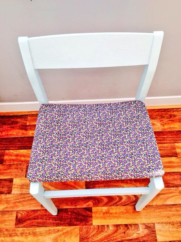 defunct2funk's tweet image. Upcycled mid-century chair. Finished in beautiful floral fabric. #iloves #sheffieldissuper @FantasticBazaar
