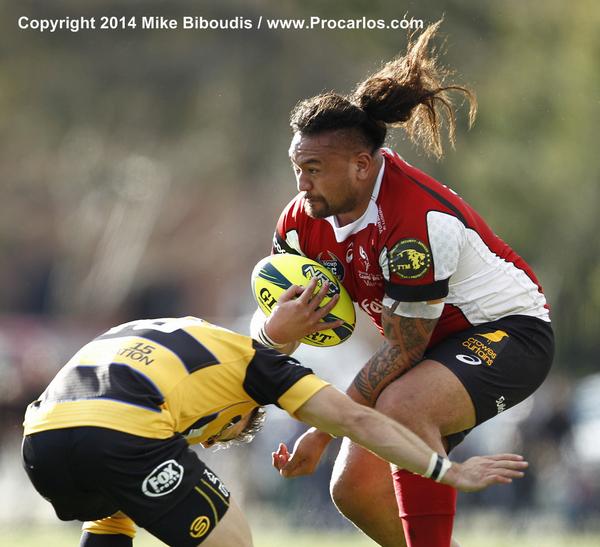Procarlos's tweet photo. Fotu Auelua in action during the #NRC2014 @PerthSpirit def @uc_vikings 28 - 23 |Photos http://t.co/72TLobIAN9 @GAGR http://t.co/zISFuGxlNT