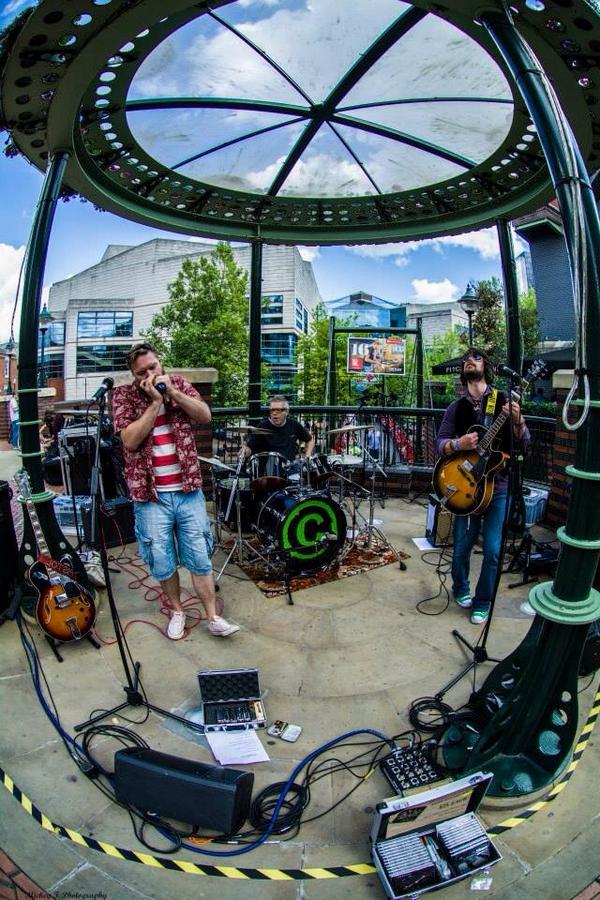 SoundLoungeTeam's tweet photo. Opening at the bandstand, @44Pistol pulled in a great crowd and got everyone going for the day! http://t.co/1cyxaFtC4t
