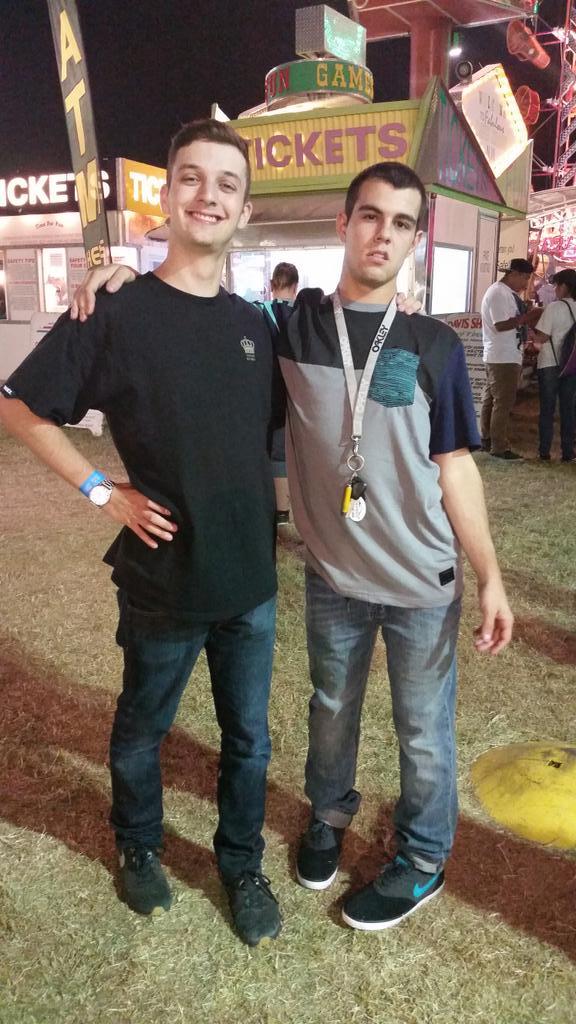 Patrick_Star95's tweet image. Zumiez buds #superbasic