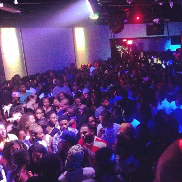 DerrickMilano's tweet photo. #BattleOfClasses3/#WelcomeBack2K14 The livest welcome back to school party! Thanks for coming! ๐๐๐๐ http://t.co/M87JUOq7fc