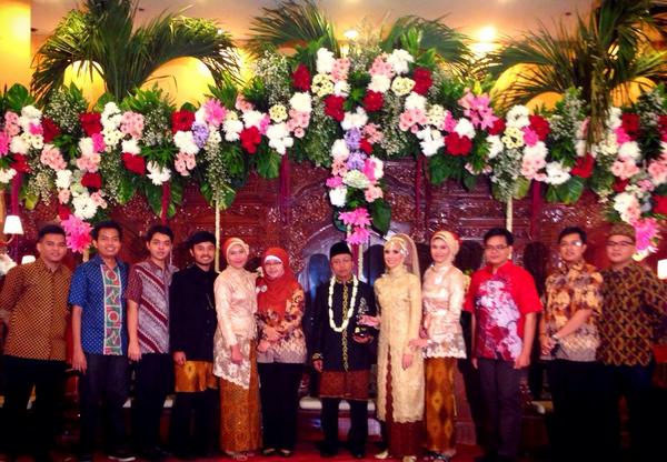BoysTalk09's tweet photo. Hari bahagia buat @FKUI2009 
Selamat utk Melia atas pernikahannya hari ini, semoga menjadi keluarga yg bahagia yaa :) http://t.co/QtwVA7fQL2