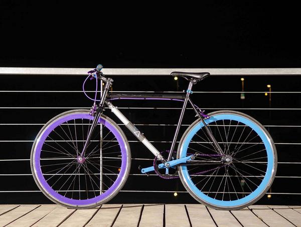 HolaAleCordero's tweet photo. “@designboom: a bright idea to #stopbiketheft http://t.co/FyvgBkbP8L http://t.co/cm8k0uXdFj” / Alguien necesita una de estas @diazalbarran