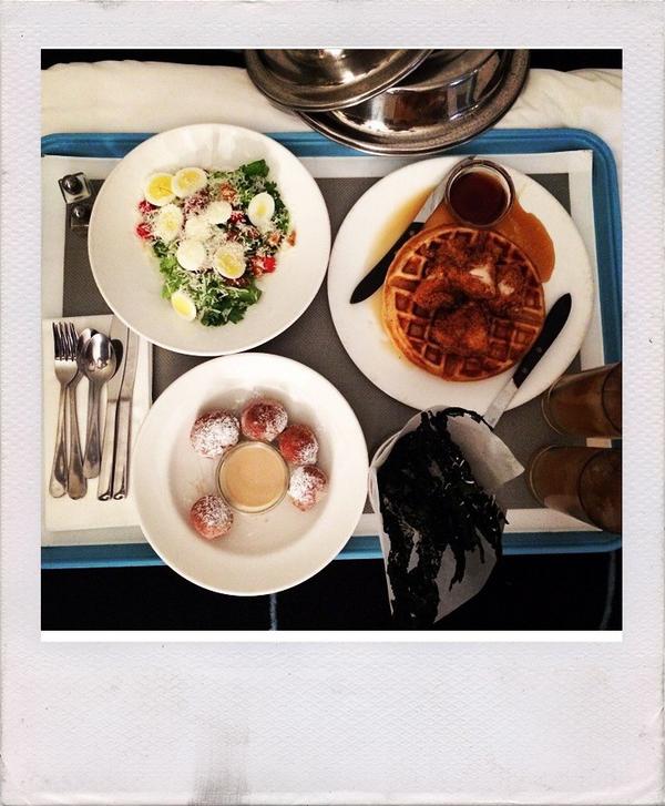 PeytonList's tweet photo. Chicken and waffles at midnight? Don't mind if I do! http://t.co/iShBOwFK0n