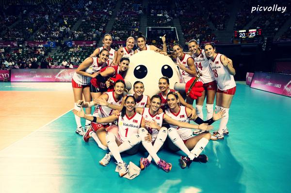 Sultanlarımız #worldgrandprix2014 ü
4.sırada tamamladılar.Tebrikler!
<a href="/ozgeyurtdagulen/">özge nur çetiner</a> @nerimanozsoy @gizemkaradayi3
