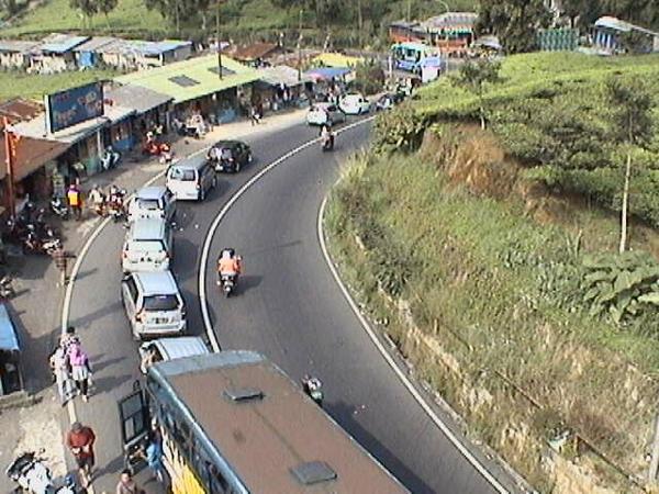 “<a href="/NTMCLantasPolri/">KorlantasPolri.Ntmc</a>: 14.43 wib Rindu Alam padat arah ke bawah ”