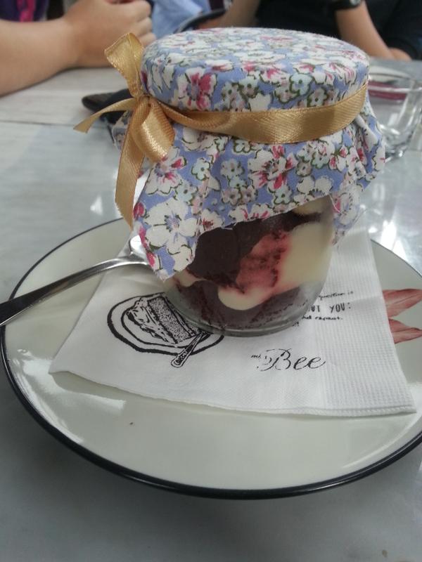 shieput's tweet photo. Opening dessert by @m1ssbee http://t.co/KzyRvCJhzi