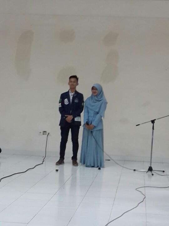 MARVEL_gen7's tweet photo. Penghargaan Social Butterfly untuk Felly dari Trisakti!! @bemfkusakti http://t.co/ey4FDdSCjH