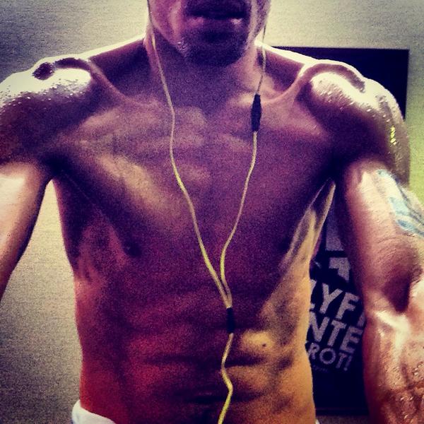 Réponse <a href="/TONYMOULAI/">MOULAI</a> séance de Spinning à l'hôtel !!