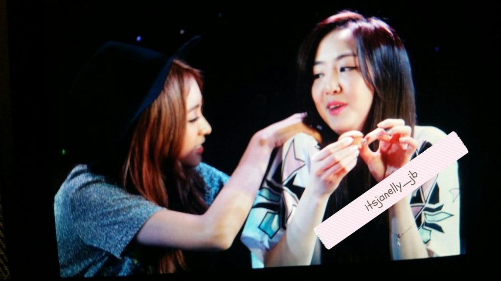 Bvz1HX0CcAE5rM9.jpg:large