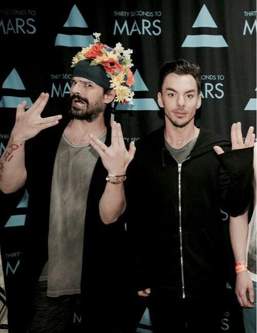 ClkworkMagnolia's tweet photo. Good Morning Echelon!  #Shomo #HelloFromMars http://t.co/dAUqpkZo75
