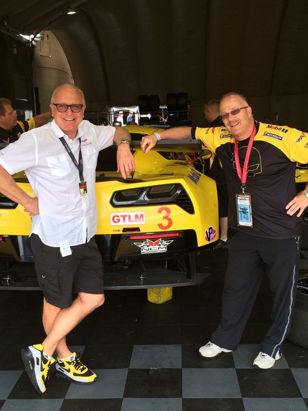 pmh63split's tweet image. Great to see @CorvetteRacing supporting the new Motorsports Park @corvettemuseum #corvette @badboyvettes @corvettems