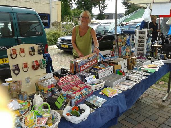 Op de braderie in Westerbork
