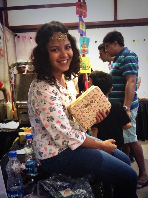 1NS1A's tweet image. Confessions of a shopoholic! @zzzahabia at #BombayLocal