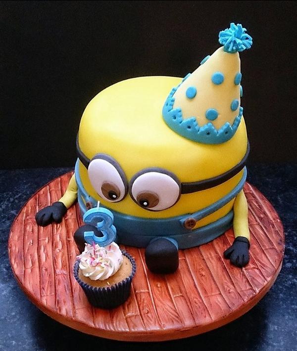 emesmc's tweet image. Thanks @mrsscrummymummy for the most amazing birthday cake &amp;amp; cupcakes. Happy 3 year old! #MinionMagic