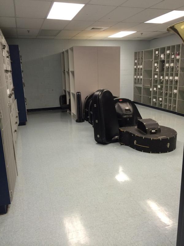 mocobands's tweet photo. As tired as the kids were after the game, they still managed to put their gear up! Looks great! http://t.co/Z1NSMBaP63