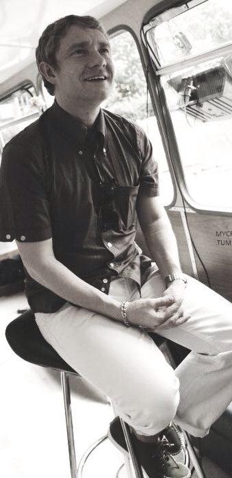 HAPPY HAPPY HAPPY BIRTHDAY TO MARTIN FREEMAN WHO IS BOTH MY BILBO BAGGINS AND JOHN WATSON YOURE THE LOVELIEST 