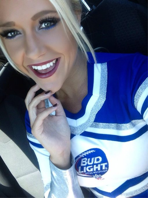 Budlight promo ??? #footballseason @budlight #budlightgirls http://t.co/g3QOHQwX1o