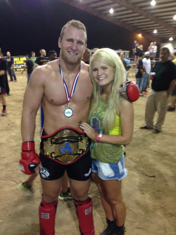 wwright_25's tweet photo. Thanks for all the support last night from all my friends and family!! #champ #borderwars #mma http://t.co/Uhtz00W4tN