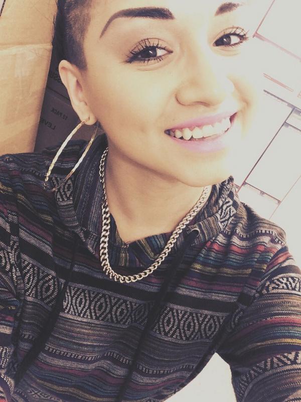 muvakayz's tweet photo. “@KeyairAngels: Quote this with a picture of you smiling! #KeyairAngels” http://t.co/BW6hyt1ty2