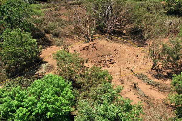 JohnBarentine's tweet photo. Probably not a piece of asteroid #2014RC, but something from the sky hit near Managua today http://t.co/5RU6AfodeI http://t.co/tvckLHWGH8