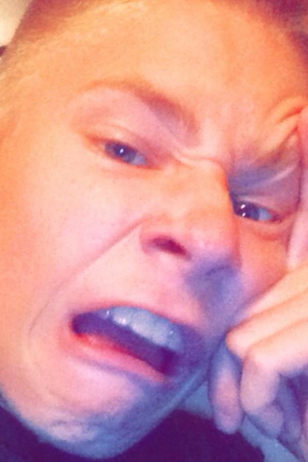 SydneyFoxx's tweet image. When I find turf nuggets in my bed. #guardproblems