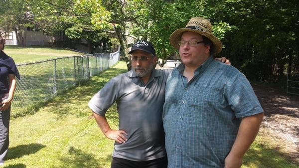 samtauber's tweet photo. @SullivanBlooms @countryyossi with Jason the photographer at kdc mitzvah award judge's vist http://t.co/eXmtFgwHOy