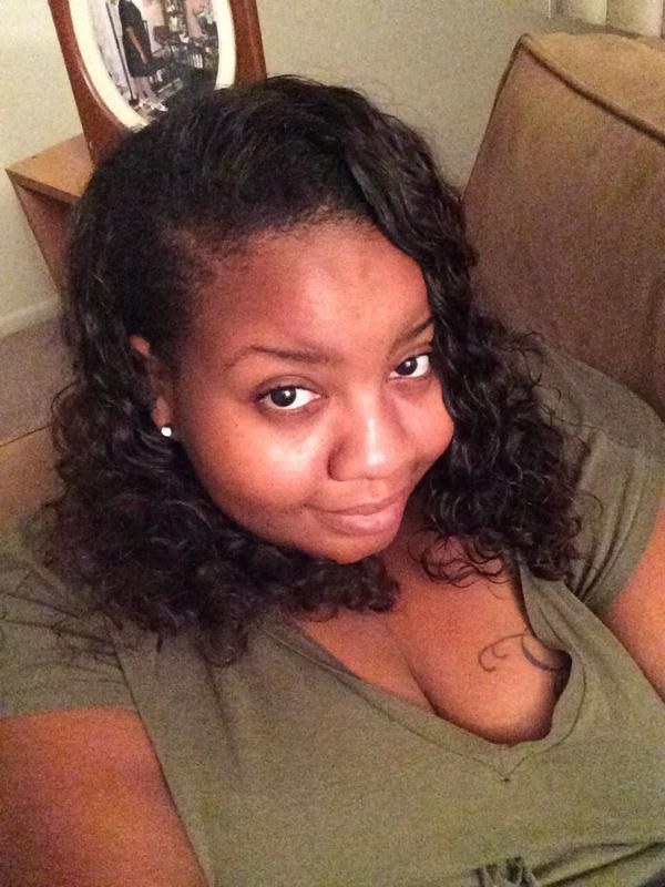 tnwilson88's tweet image. At home bored #nomakeup #nofilter #inmypjs #FreshOutTheShower #NoFlexZone