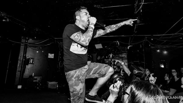 MarianasMetal's tweet photo. Rise above and forever... Download our free ep here: http://t.co/WncJYQybtd #metalcore #metal #scream #nowplaying http://t.co/ofEWTMiYz0