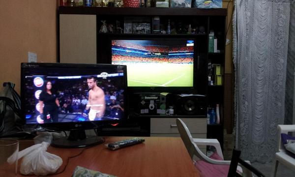 ciberwall's tweet image. #bellatorxfox gracias a fox play hoy veo bellator en la tele el partido y en la pc las peleas